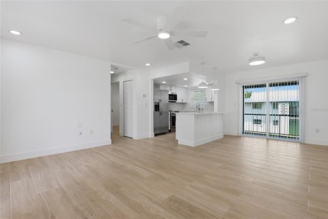 Appartement à louer à Punta Gorda, Floride: 2 chambres, 78.97 m2 № 2213586 - photo 8