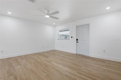 Appartement à louer à Punta Gorda, Floride: 2 chambres, 78.97 m2 № 2213586 - photo 5
