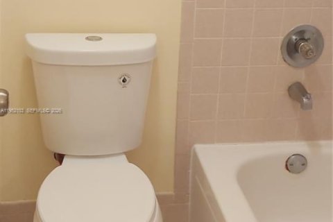 Adosado en alquiler en Cooper City, Florida, 3 dormitorios, 138.24 m2 № 2006463 - foto 19