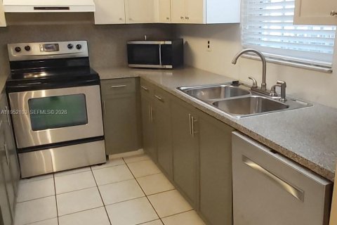 Adosado en alquiler en Cooper City, Florida, 3 dormitorios, 138.24 m2 № 2006463 - foto 8