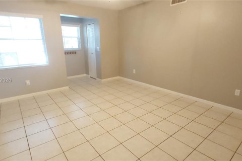 Adosado en alquiler en Cooper City, Florida, 3 dormitorios, 138.24 m2 № 2006463 - foto 3