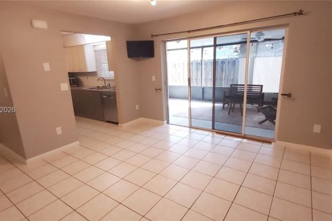 Adosado en alquiler en Cooper City, Florida, 3 dormitorios, 138.24 m2 № 2006463 - foto 2