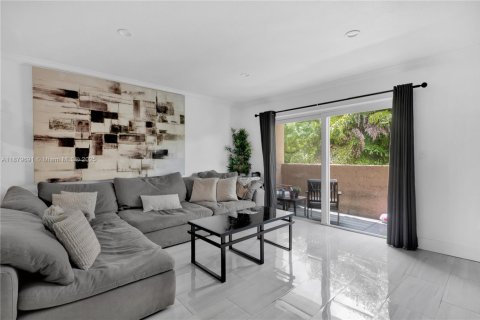 Купить кондоминиум в Майами, Флорида 2 спальни, 95.32м2, № 1921624 - фото 10