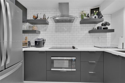 Купить кондоминиум в Майами, Флорида 2 спальни, 95.32м2, № 1921624 - фото 4