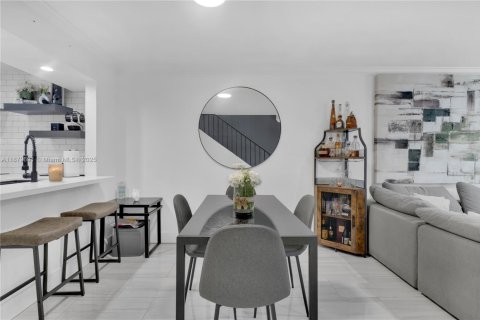 Купить кондоминиум в Майами, Флорида 2 спальни, 95.32м2, № 1921624 - фото 7
