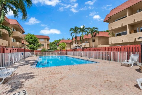 Купить кондоминиум в Майами, Флорида 2 спальни, 95.32м2, № 1921624 - фото 28