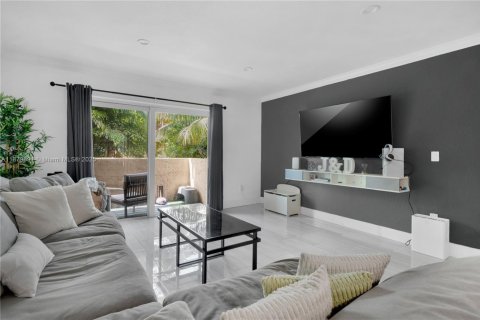 Купить кондоминиум в Майами, Флорида 2 спальни, 95.32м2, № 1921624 - фото 3