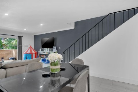 Купить кондоминиум в Майами, Флорида 2 спальни, 95.32м2, № 1921624 - фото 9