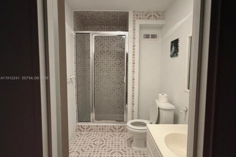 Copropriété à louer à Bal Harbour, Floride: 1 chambre, 94.3 m2 № 1968321 - photo 26