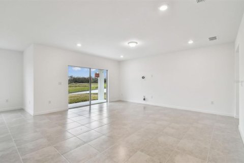House in Parrish, Florida 5 bedrooms, 242.94 sq.m. № 1547329 - photo 6