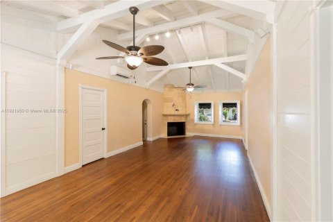 Villa ou maison à louer à Coral Gables, Floride: 3 chambres, 121.52 m2 № 1975897 - photo 3