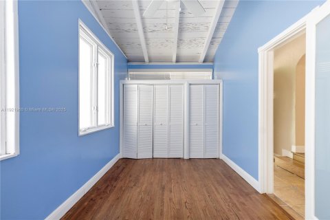 Villa ou maison à louer à Coral Gables, Floride: 3 chambres, 121.52 m2 № 1975897 - photo 10