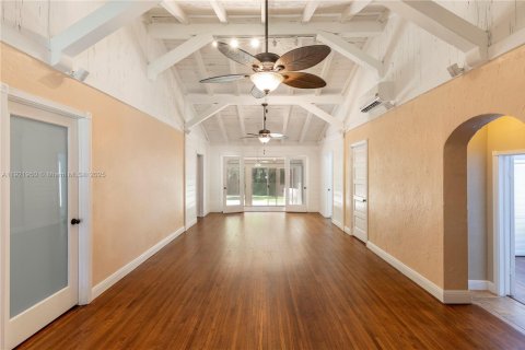 Villa ou maison à louer à Coral Gables, Floride: 3 chambres, 121.52 m2 № 1975897 - photo 2
