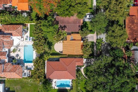 Villa ou maison à louer à Coral Gables, Floride: 3 chambres, 121.52 m2 № 1975897 - photo 16