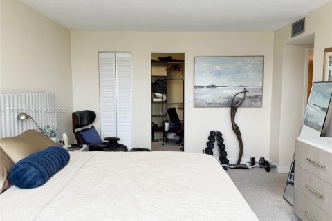 Купить кондоминиум в Халландейл-Бич, Флорида 2 спальни, 132.85м2, № 2055754 - фото 19