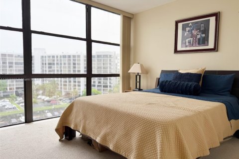 Купить кондоминиум в Халландейл-Бич, Флорида 2 спальни, 132.85м2, № 2055754 - фото 17