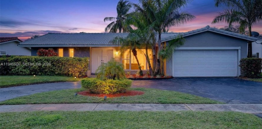 Villa ou maison à Hollywood, Floride 3 chambres, 174.28 m2 № 2003571