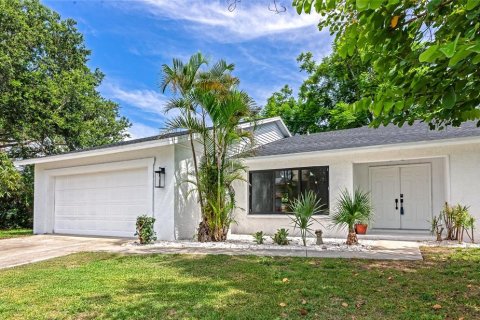 Casa en alquiler en Sarasota, Florida, 3 dormitorios, 174.75 m2 № 1908751 - foto 1