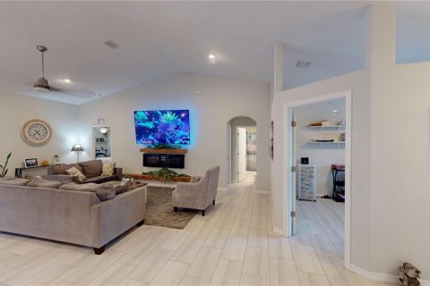 Casa en venta en Palm Coast, Florida, 5 dormitorios, 228.91 m2 № 2354210 - foto 22
