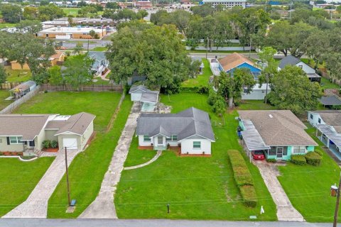 Villa ou maison à vendre à Lakeland, Floride: 2 chambres, 115.94 m2 № 2389399 - photo 9