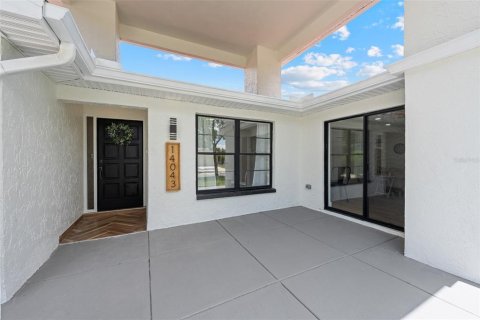 House in Tampa, Florida 5 bedrooms, 278.52 sq.m. № 1872960 - photo 2