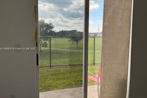 Appartement à louer à Hialeah, Floride: 2 chambres, 89.84 m2 № 1930380 - photo 22