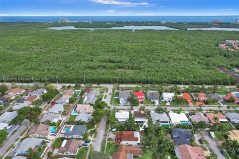 House in Dania Beach, Florida 5 bedrooms, 262.63 sq.m. № 1874246 - photo 4
