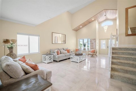 House in Dania Beach, Florida 5 bedrooms, 262.63 sq.m. № 1874246 - photo 6