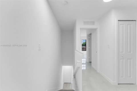 Immobilier commercial à vendre à Florida City, Floride: 239.87 m2 № 2385221 - photo 13