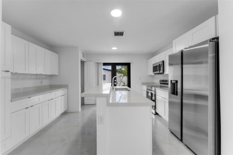 Immobilier commercial à vendre à Florida City, Floride: 239.87 m2 № 2385221 - photo 30