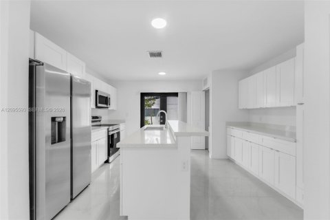 Immobilier commercial à vendre à Florida City, Floride: 239.87 m2 № 2385221 - photo 9