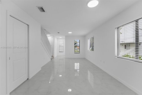 Immobilier commercial à vendre à Florida City, Floride: 239.87 m2 № 2385221 - photo 8