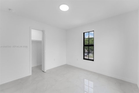 Immobilier commercial à vendre à Florida City, Floride: 239.87 m2 № 2385221 - photo 19