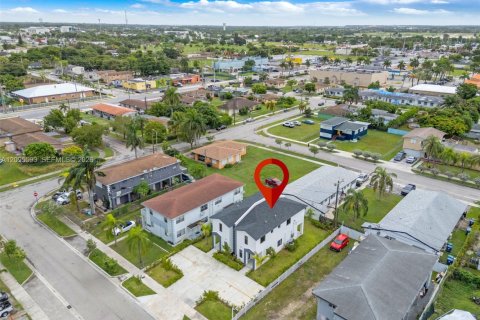 Immobilier commercial à vendre à Florida City, Floride: 239.87 m2 № 2385221 - photo 4