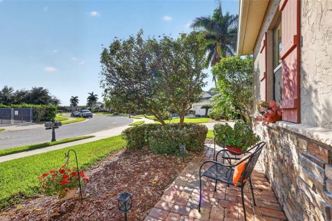 Villa ou maison à vendre à Sarasota, Floride: 3 chambres, 219.62 m2 № 2433146 - photo 3