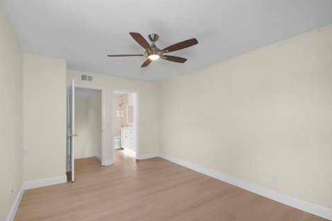 Adosado en alquiler en Palm City, Florida, 2 dormitorios, 127.65 m2 № 2086466 - foto 28