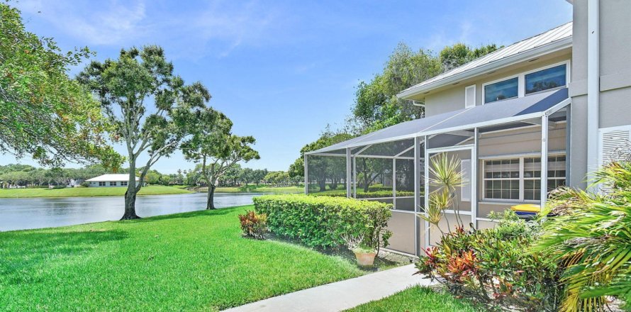 Adosado en Palm City, Florida 2 dormitorios, 127.65 m2 № 2086466