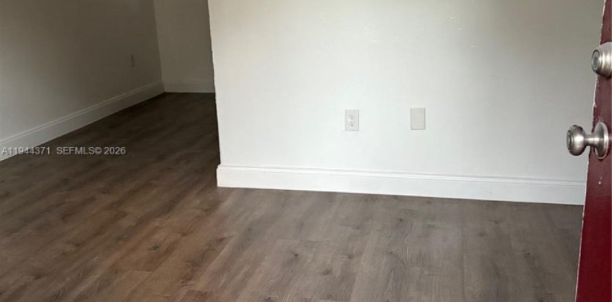 Apartment in Miami, Florida 2 bedrooms, 69.68 sq.m. № 2001576