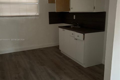 Apartment in Miami, Florida 2 bedrooms, 69.68 sq.m. № 2001576 - photo 2