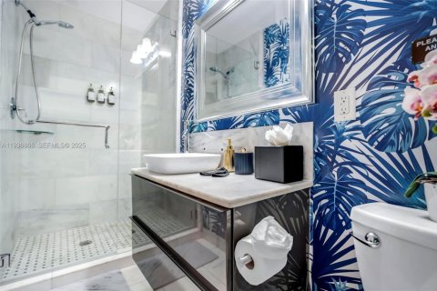 House in Wilton Manors, Florida 4 bedrooms, 205.13 sq.m. № 1994868 - photo 29