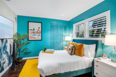 House in Wilton Manors, Florida 4 bedrooms, 205.13 sq.m. № 1994868 - photo 30