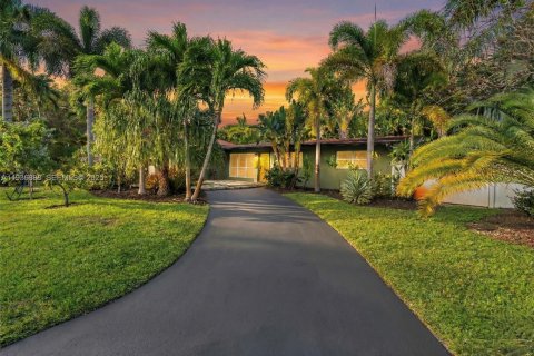 House in Wilton Manors, Florida 4 bedrooms, 205.13 sq.m. № 1994868