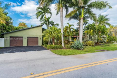 House in Wilton Manors, Florida 4 bedrooms, 205.13 sq.m. № 1994868 - photo 6