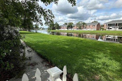 Townhouse in Tampa, Florida 2 bedrooms, 86.21 sq.m. № 1762197 - photo 9