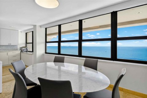 Condominio en venta en Miami, Florida, 3 dormitorios, 222.78 m2 № 2021480 - foto 7