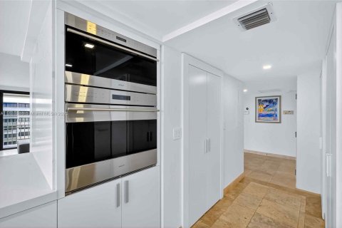 Condominio en venta en Miami, Florida, 3 dormitorios, 222.78 m2 № 2021480 - foto 22