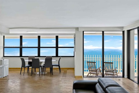 Condominio en venta en Miami, Florida, 3 dormitorios, 222.78 m2 № 2021480 - foto 4