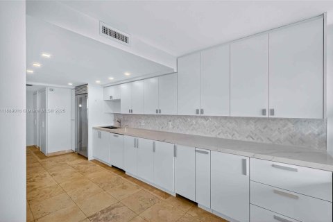 Condominio en venta en Miami, Florida, 3 dormitorios, 222.78 m2 № 2021480 - foto 23