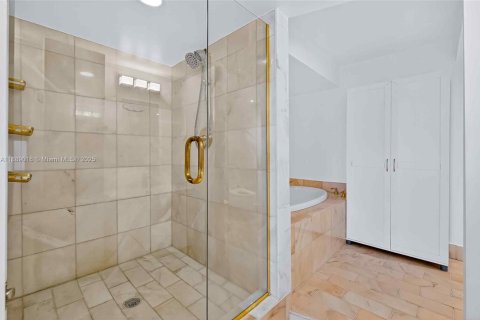 Condominio en venta en Miami, Florida, 3 dormitorios, 222.78 m2 № 2021480 - foto 28