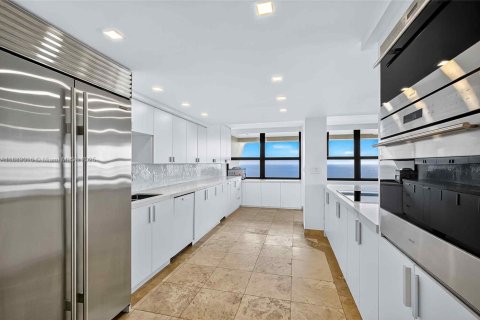 Condominio en venta en Miami, Florida, 3 dormitorios, 222.78 m2 № 2021480 - foto 25